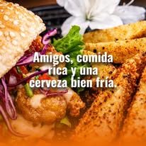 Comida frita y cerveza